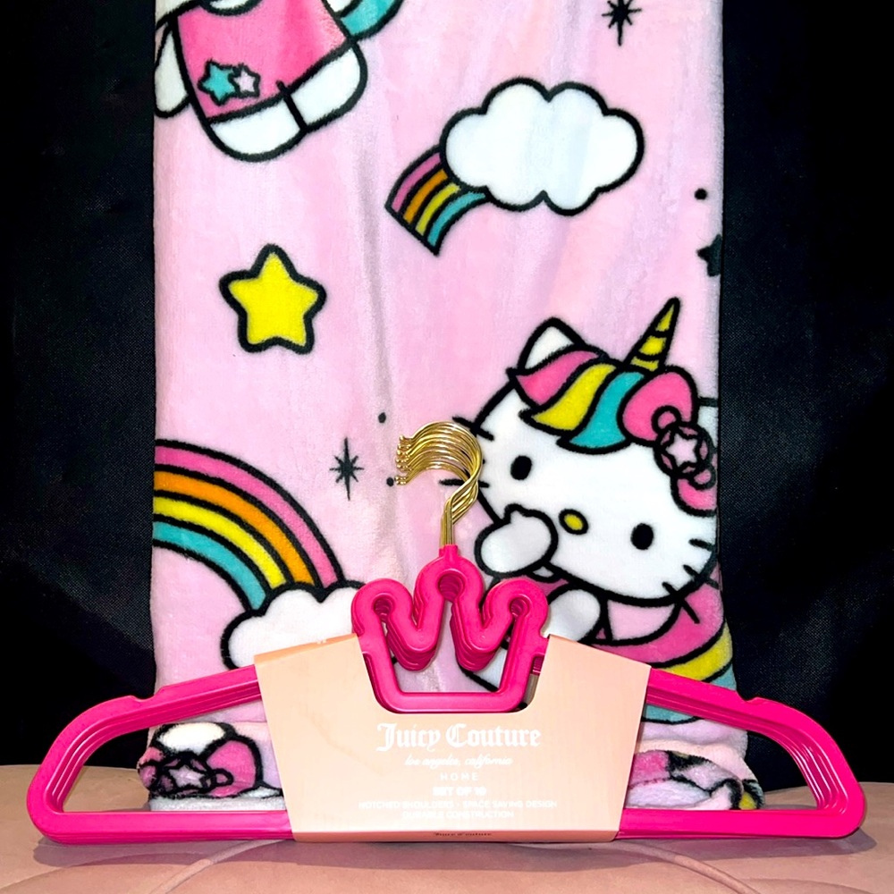 Juicy Couture Crown hot pink hangers